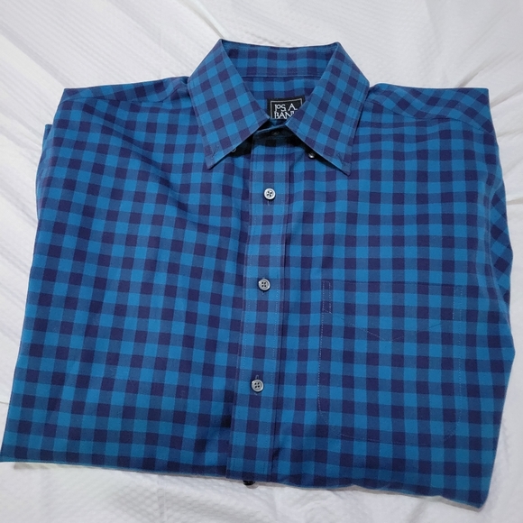 Jos. A. Bank Other - NWOT Jos A Bank Travelers Collection Button Up Shirt, Tailored Fit, size medium